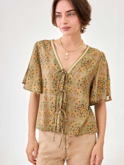 blusa bordado escote